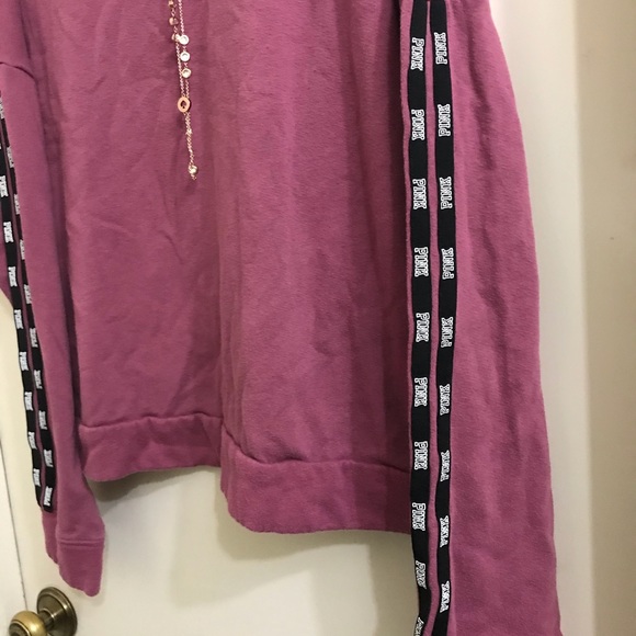 ✨SOLD ✨ PINK SWEATER - Picture 2 of 4